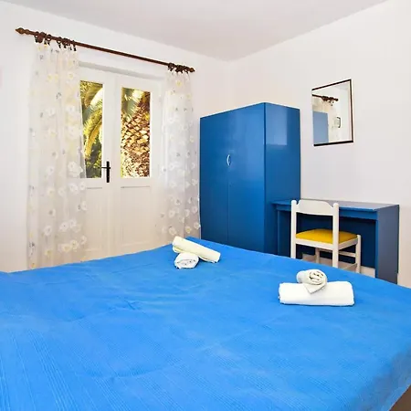 Tvrdni Dolac 4008c דירה *