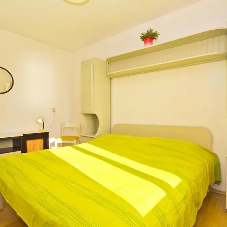 Apartment Tvrdni Dolac 4008c Gdinj