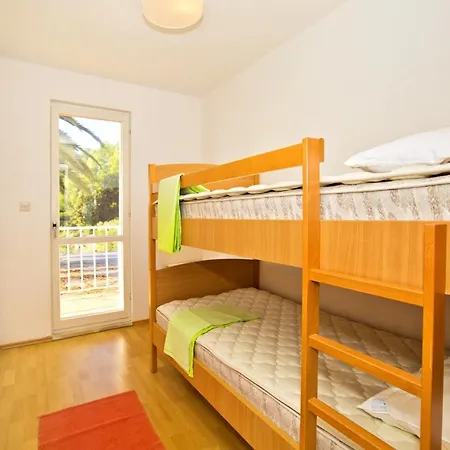 Apartment Tvrdni Dolac 4008c
