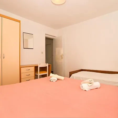 Apartment Tvrdni Dolac 4008c